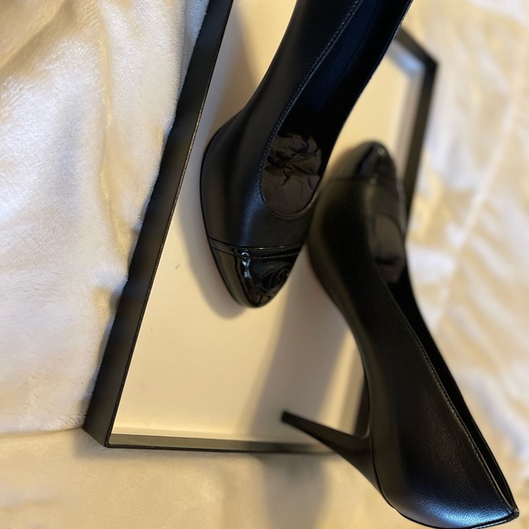 UPDATE 03Oct. Chanel Classic Black Pump - Authentic- Worn once. See video. - Picture 5 of 17
